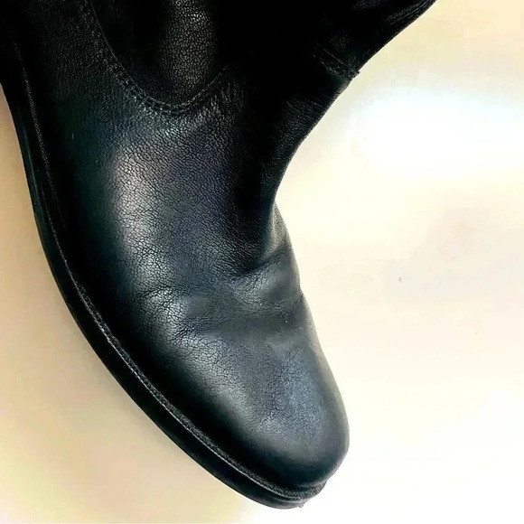 Arturo Chiang Leather Ankle Booties - Picture 4 of 8